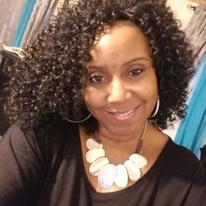 Meet your Posher, Angela